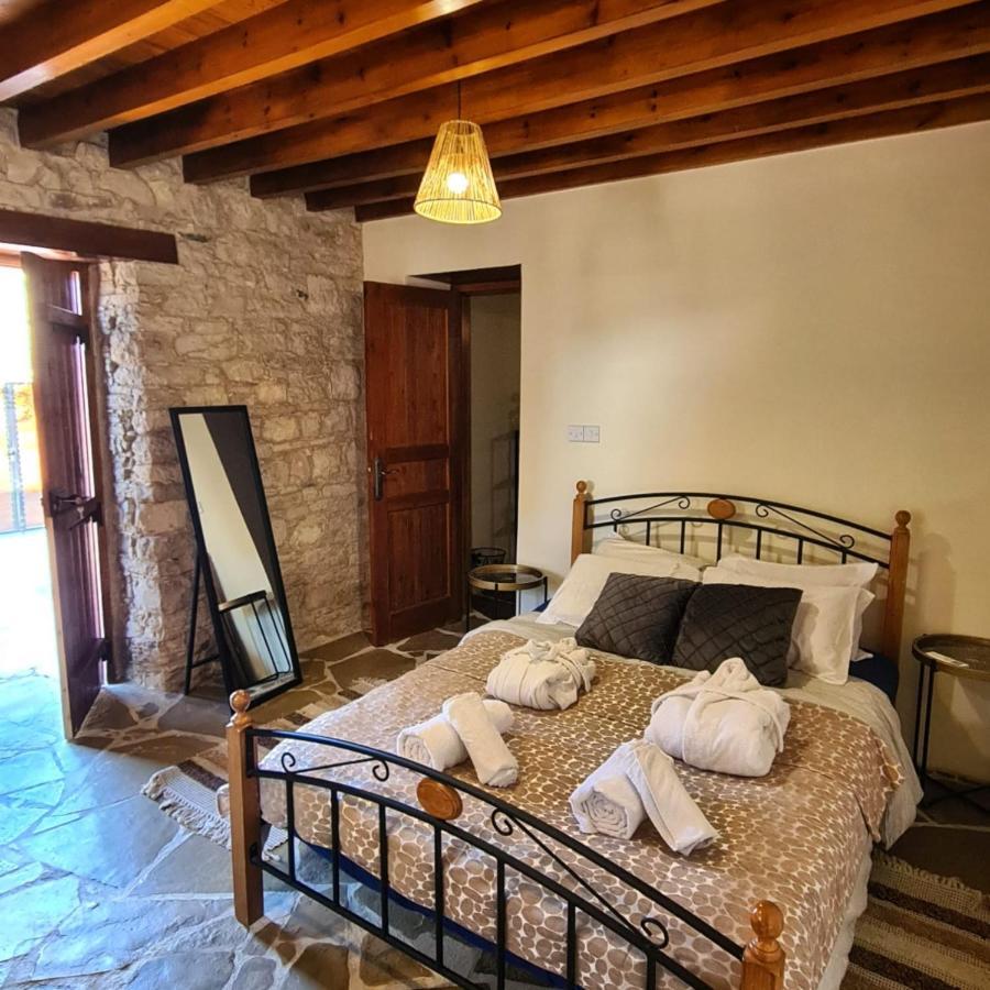 The Stonehouse Suites With Private Bath Spas Лимасол Екстериор снимка