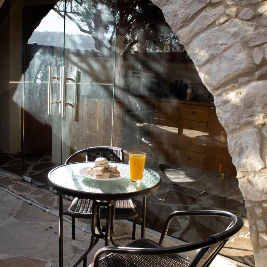 The Stonehouse Suites With Private Bath Spas Лимасол Екстериор снимка