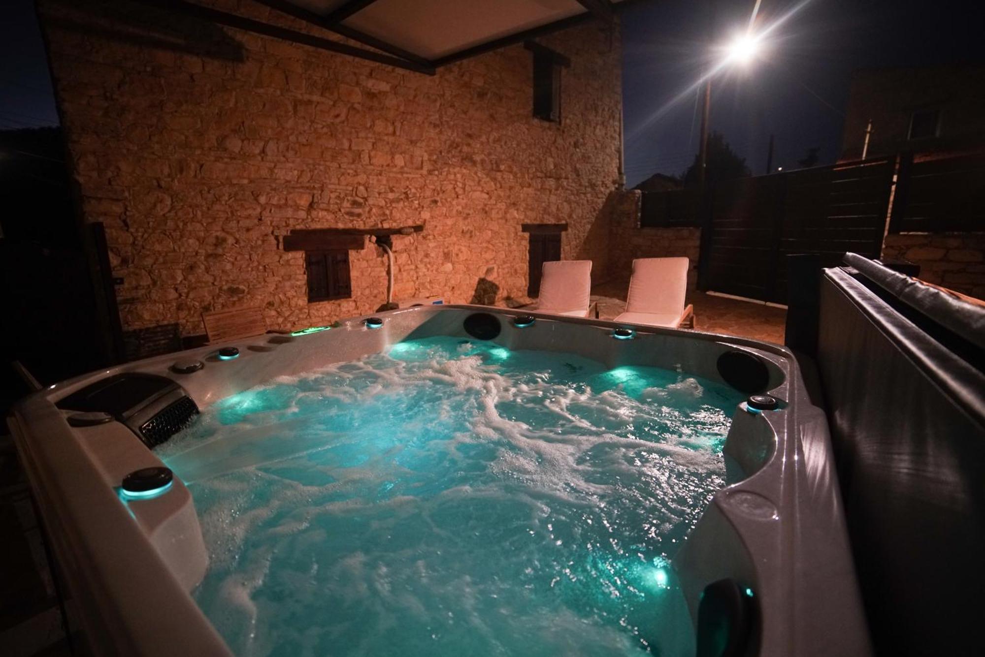 The Stonehouse Suites With Private Bath Spas Лимасол Екстериор снимка