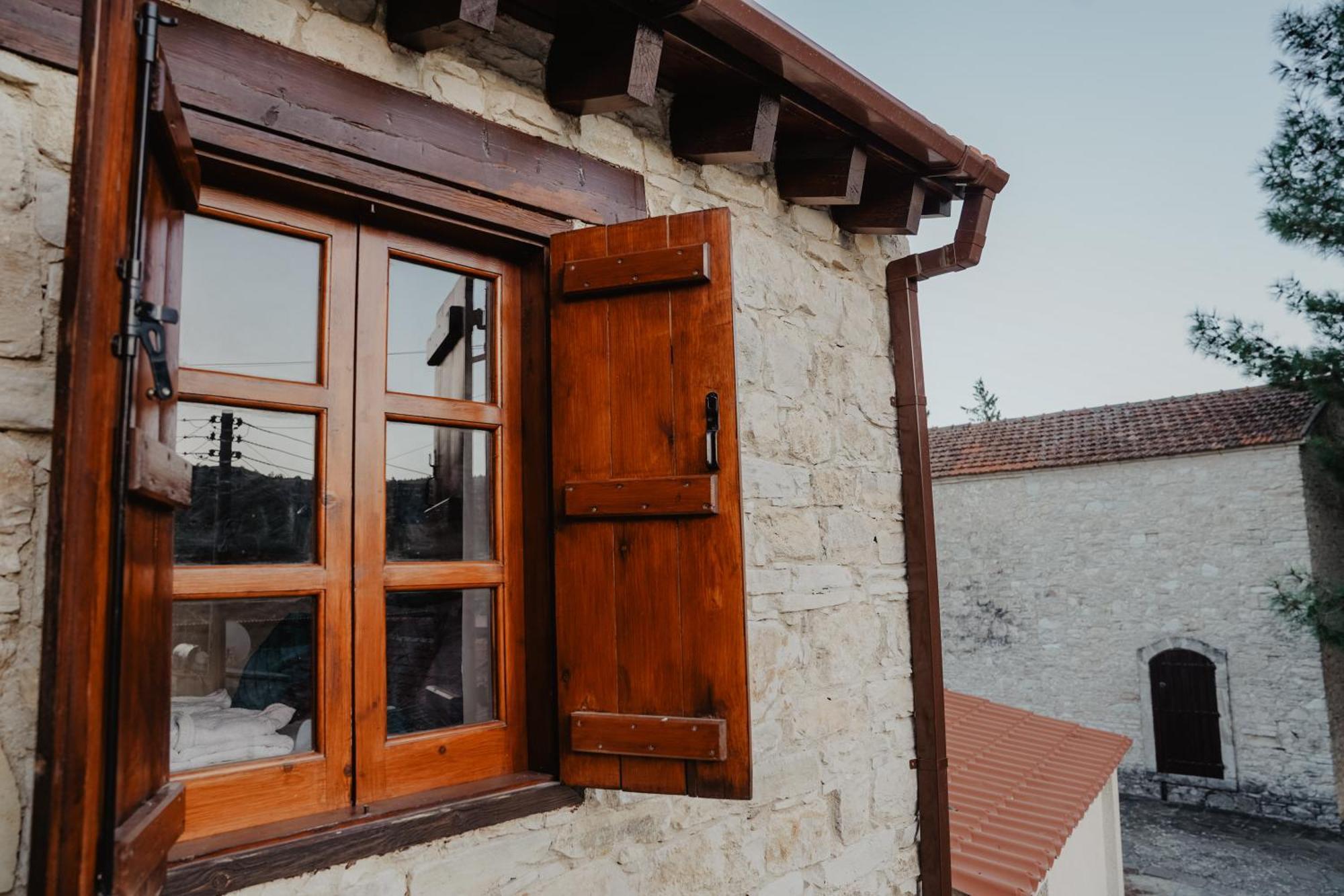 The Stonehouse Suites With Private Bath Spas Лимасол Екстериор снимка