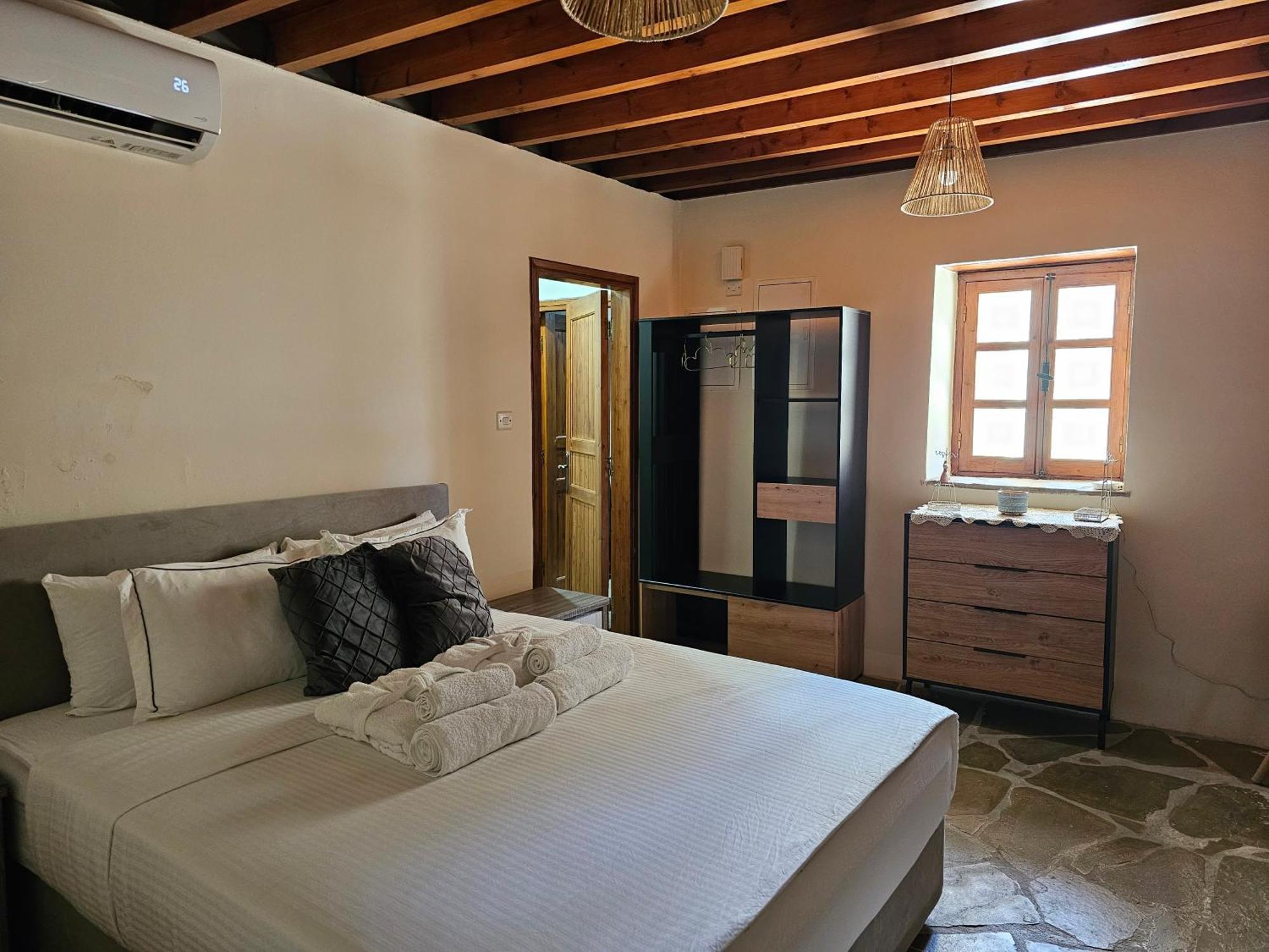 The Stonehouse Suites With Private Bath Spas Лимасол Екстериор снимка